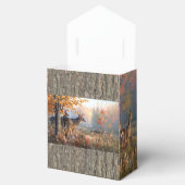 Betere familie speelt in het veld bedankdoosjes (Geopend)