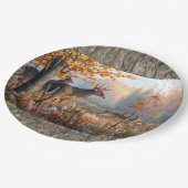 Betere familie speelt in het veld papieren bordje (Gekanteld)