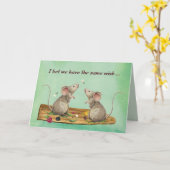 Betere twee muizen op het houten log met bladeren kaart (Gele Bloem)