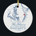 Bethany Beach DE Kaart Marine Trouwfoto Kerstmis Keramisch Ornament<br><div class="desc">Herdenk uw Bethany Beach, Delaware bruiloft met onze elegante marine blauwe kust Delaware kaart gepersonaliseerde kerst ornament. Met de trouwfoto van het paar op de achterkant, deze aandenken prachtig vangt de charme van uw speciale dag. Perfect voor het vieren van locaties zoals The Addy Zee, Zee Colony Resort, Beer Trap...</div>
