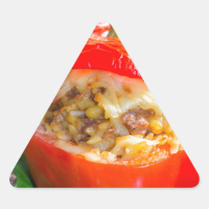 Betonnen paprika's met vleessaus en kaas sticker