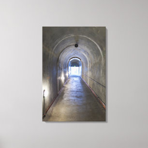 Betonnen tunnel in een nazi-bunker canvas afdruk