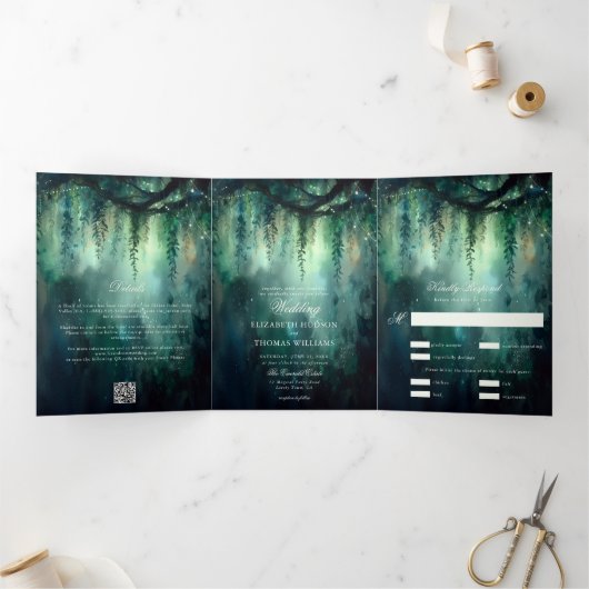 Betoverde bos groen fee alles in een bruiloft drieluik uitnodiging (Binnen)