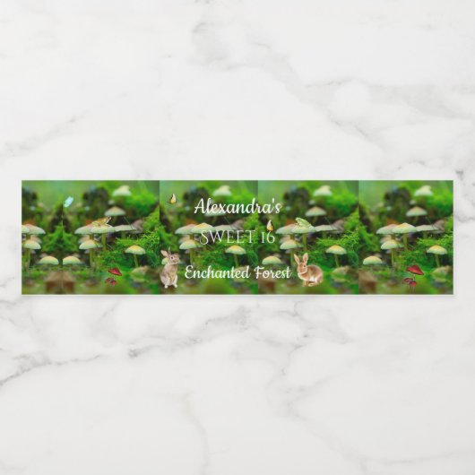 Betoverde bos paddenstoelen konijnen vlinders waterfles etiket (Enkel label)