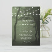 Betoverde bosboomverlichting donkergroene bruiloft kaart (Staand voorkant)