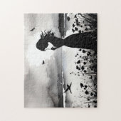 Betoverde dagdroom: zwart & wit denkende vrouw legpuzzel (Verticaal)