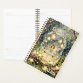 Betoverde fee in een pot in een magisch bos planner (Display)