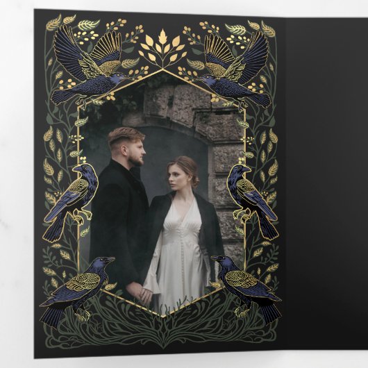 Betoverde Gotische Raven Bloemen Bruiloft Groen Drieluik Uitnodiging (Binnenzijde eerst)