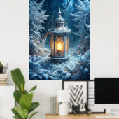 Betoverde Winterlantaarn – Magisch Besneeuwd Bos Poster (Thuiskantoor)