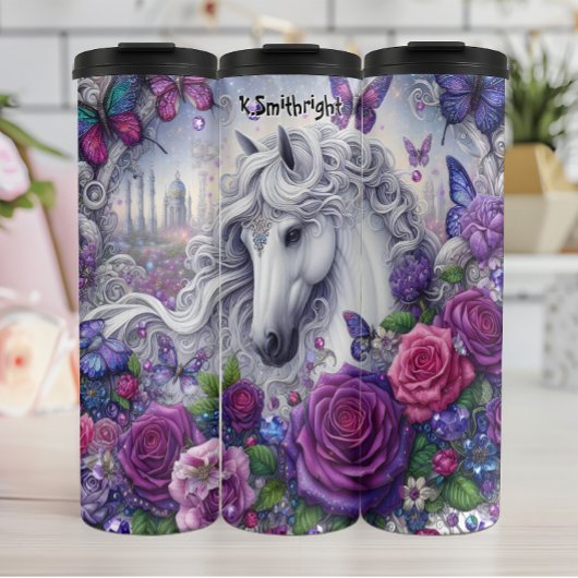 Betoverde witte paard paarse bloemen vlinders thermosbeker