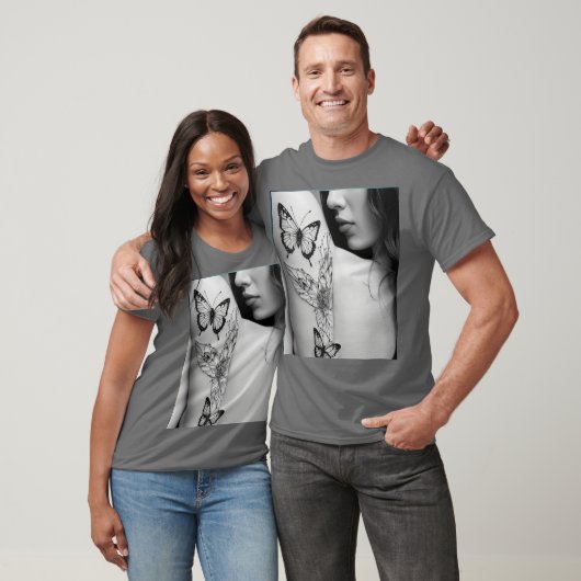 Betoverend meisje met vlinder en bloemen ontwerp T T-shirt (Unisex)