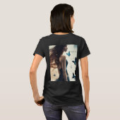 Betoverend meisje met vlinder en bloemen ontwerp T T-shirt (Achterkant volledig)