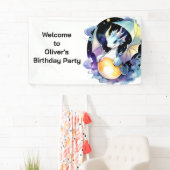 Betoverende Baby Dragon Whimsy Verjaardagsbanner Spandoek (Insitu)