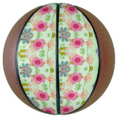 Betoverende eclectische tuin: diverse bloemen scho basketbal (Verticaal)