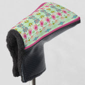 Betoverende eclectische tuin: diverse bloemen scho golfheadcover (3/4 voorkant)