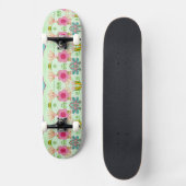 Betoverende eclectische tuin: diverse bloemen scho persoonlijk skateboard (Voorkant)