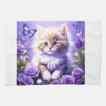 Betoverende kitten tussen Paarse Rozen