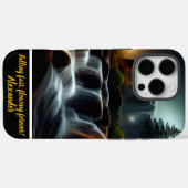 Betoverende nachtelijke watervallen met een persoo Case-Mate iPhone case (Achterkant (horizontaal))