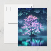 Betoverende Paarse Boom bij het Vredige Meer Briefkaart (Voorkant / Achterkant)