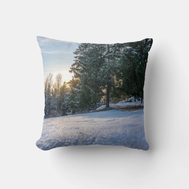 Betoverende Snowy Forest Scene Print Kussen (Voorkant)