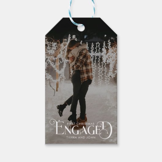 Betrokken Minimalistische Pret Typografie Foto Cadeaulabel (Voorkant)