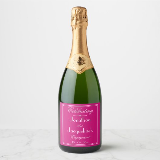 Betrokkenheid Party Chique Script Elegant Magenta Sparkling Wijnetiket (Voorkant)