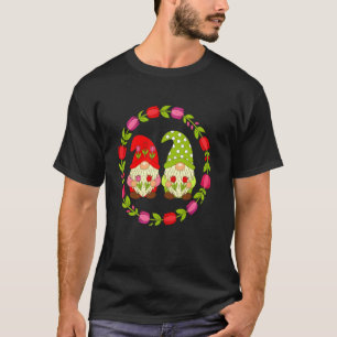Bevallige kabouters in tulpen tuin verrukking t-shirt