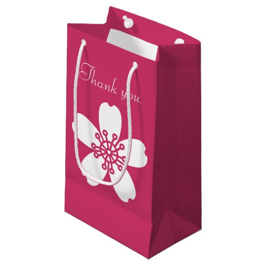 Bevallige Sakura in frambozen cadeautas (Voorkant Gekanteld)