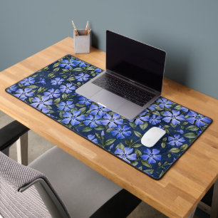 Bevallige verspreide maagdenpalm bloemen diepblauw bureaumat