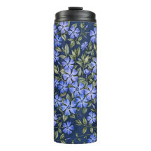 Bevallige verspreide maagdenpalm bloemen diepblauw