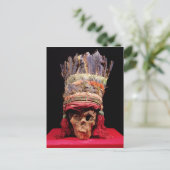 Bevederd hoofddeksel op een schedel, van Peru Briefkaart (Staand voorkant)