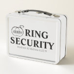 Beveiligingsdoos voor Ring Bearer<br><div class="desc">De ringsdrager van het huwelijk de veiligheidsdoos u kunt vullen zal alles uw ringsdrager als uw speciale agent moet voelen.</div>