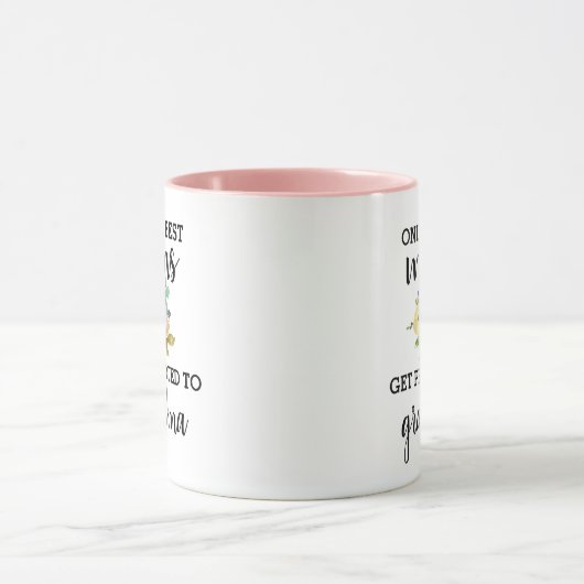 Bevestigd aan grootmoeder New Grandma Pregnancy on Mok (Midden)