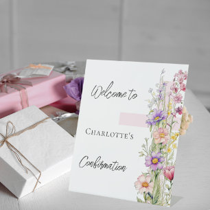 Bevestiging roze bloemen kruis welkomstbord reclamebord met voetstuk