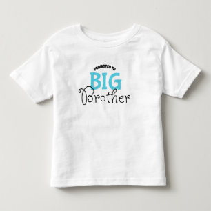 Bevorderd aan Big Brother Typografische Kinder Shirts