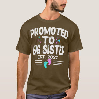 Bevorderd aan grote zuster EST 2022 Genderkwesties T-shirt