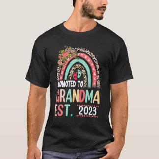 Bevorderd aan oma Est 2023 Leopard Rainbow Mothe T-shirt