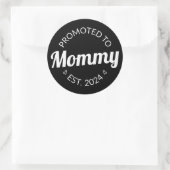 Bevorderd tot mama Oost. 124 Ronde Sticker (Tas)