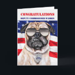 Bevordering van de politie van Funny Pug Dog Kaart<br><div class="desc">Gefeliciteerd uw favoriete rechtshandhavingsfunctionaris door zijn naam en nieuwe titel toe te voegen aan dit wenskaart op het front van de douane, dat iemand feliciteert die onlangs op het politiebureau is gepromoot. De kaart bevat een humoristisch thema met een brutale hond, een rood, wit en blauw Amerikaans vlagthema en een...</div>
