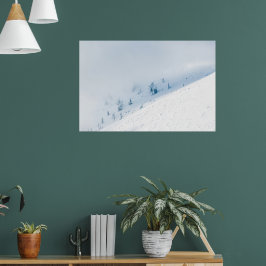 Bevroren bomen zon en wolken in de bergen poster