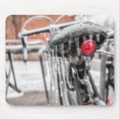 Bevroren fiets in de winterfoto muismat (Voorkant)