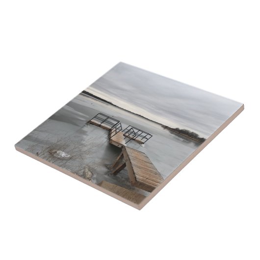 Bevroren meer met een dok tegeltje (Zijkant)