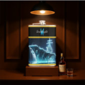 Bevroren slagschip stijgt op uit donkere wateren heupfles