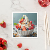 Bevroren yoghurt met bessen en granola servet (Insitu)