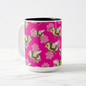 Bewaar de bijen op roze bloemachtergrond tweekleurige koffiemok (Voorkant links)