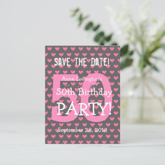 Bewaar de datum 50th Birthday V01K Pink Hearts Aankondigingskaart (Staand voorkant)