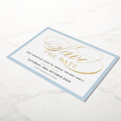 BEWAAR DE DATUM elegante fancy script bleke blauwe Folie Uitnodiging (Gedraaid)