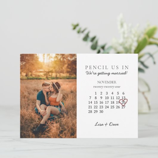 Bewaar de datum nov 2021 Maandkalender Roze Hart Feestdagenkaart (Staand voorkant)