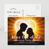 Bewaar de datumkaart met een romantisch stel aankondigingskaart (Voorkant / Achterkant)