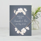 BEWAAR DE TROUWDAATUM - blauw met witte bloesem Save The Date (Staand voorkant)